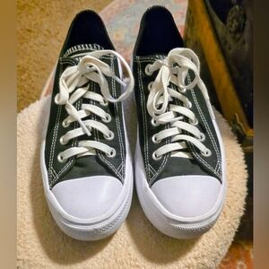 Chuck Taylor All Star Lift Converse In Black and White